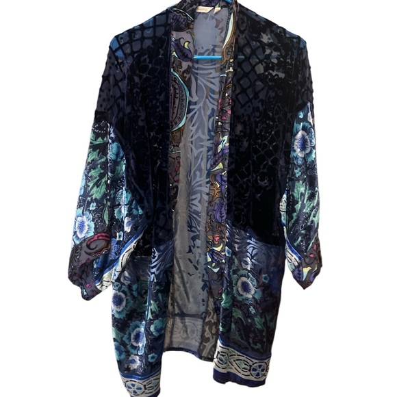 Soft Surroundings Other - Soft Surroundings Purple and Black Velvet Kimono